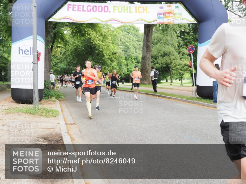 29.06.2025 - hella hamburg halbmarathon MichiJ http://msf.ph/oto/8246049 29.06.2025 10:28:20 Zwischen KM18-KM19 2044, 2546, 7109, 8925, 12088, 12335, 12772, 12865, 13479, 15435, 17425, 17668, 18154, 18803 meine-sportfotos.de