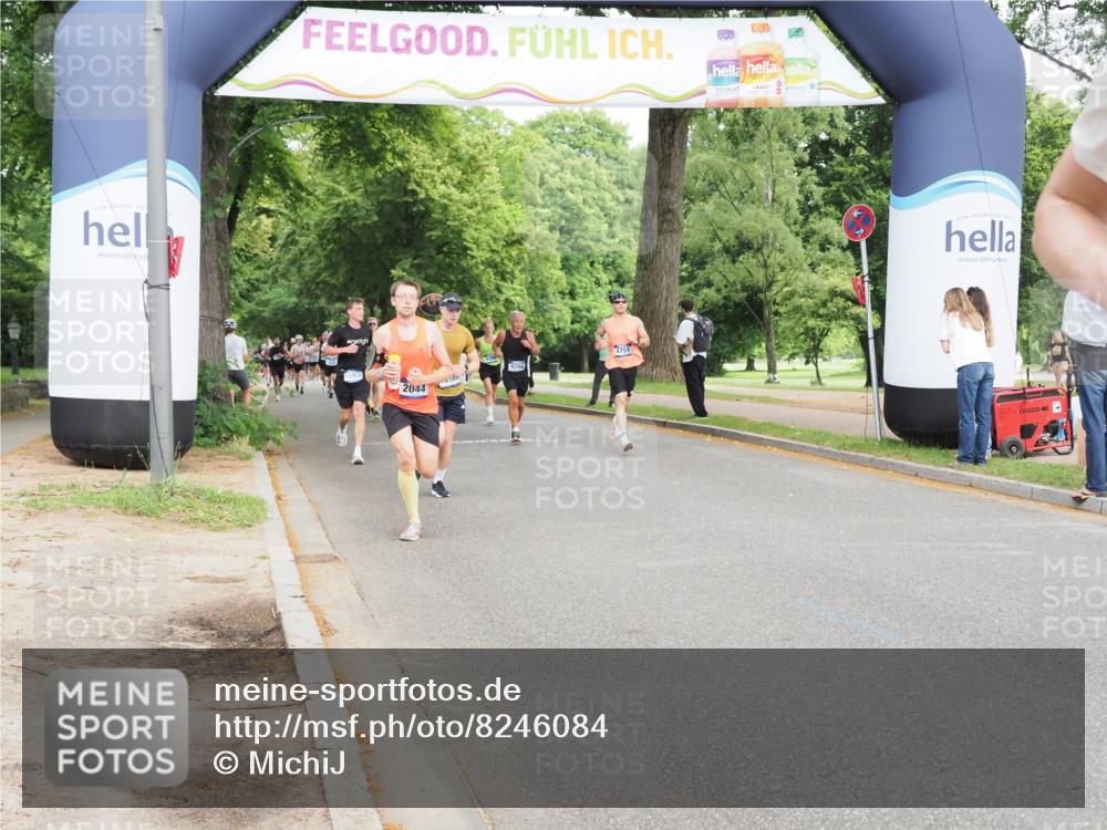 29.06.2025 - hella hamburg halbmarathon MichiJ http://msf.ph/oto/8246084 29.06.2025 10:28:20 Zwischen KM18-KM19 2044, 2546, 7109, 8925, 12088, 12335, 12772, 12865, 13479, 15435, 17425, 17668, 18154, 18803 meine-sportfotos.de