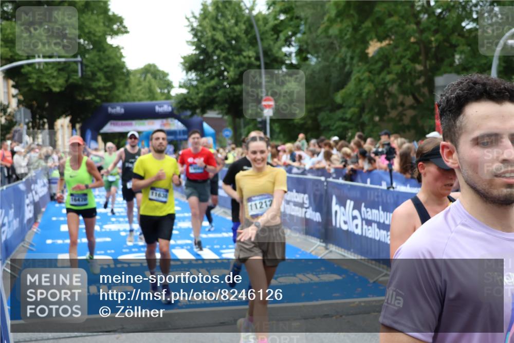 29.06.2025 - hella hamburg halbmarathon Zöllner http://msf.ph/oto/8246126 29.06.2025 10:57:07 Ziel 1485, 4261, 4299, 8669, 11143, 11212, 11638, 13691, 14408, 14588, 16470, 16909, 17617, 18208, 18719, 19091 meine-sportfotos.de