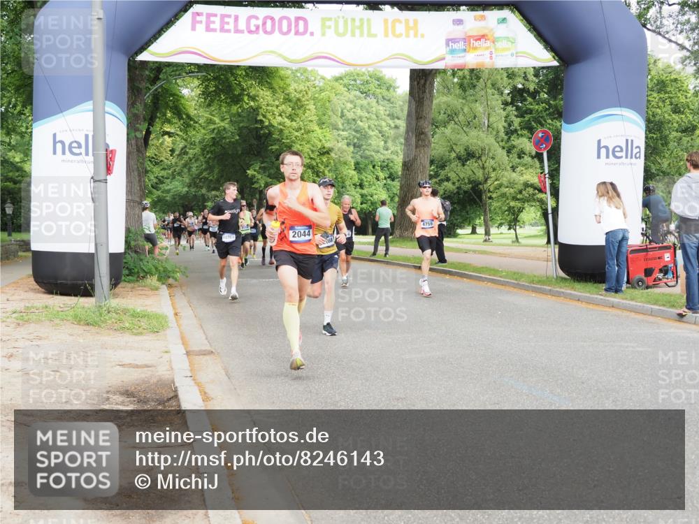 29.06.2025 - hella hamburg halbmarathon MichiJ http://msf.ph/oto/8246143 29.06.2025 10:28:21 Zwischen KM18-KM19 2044, 7109, 8925, 10369, 12088, 12335, 12772, 12865, 13479, 15435, 17425, 17668, 18154, 18803 meine-sportfotos.de