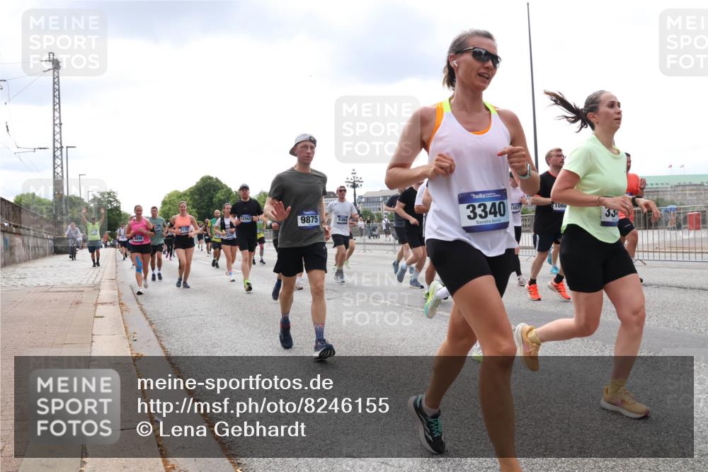 29.06.2025 - hella hamburg halbmarathon Lena Gebhardt http://msf.ph/oto/8246155 29.06.2025 10:34:00 Lombardsbrücke 1189, 1275, 1417, 1705, 1787, 1896, 2265, 2342, 2464, 2482, 2496, 2526, 2776, 2933, 3145, 3170, 3264, 3340, 3345, 3560, 3829, 3848, 4361, 4433, 4449, 4479, 4696, 4807, 4942, 5075, 5096, 5141, 5557, 5561, 5566, 5569, 5584, 5691, 5821, 5822, 5887, 6109, 6364, 6515, 6516, 6854, 6956, 6999, 7027, 7324, 7329, 7565, 7653, 8021, 8157, 8202, 8277, 8282, 8349, 8375, 8377, 8383, 8401, 9094, 9234, 9438, 9799, 9875, 9995, 10007, 10071, 10360, 10561, 11811 meine-sportfotos.de