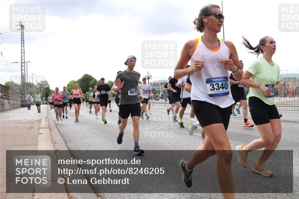 29.06.2025 - hella hamburg halbmarathon Lena Gebhardt http://msf.ph/oto/8246205 29.06.2025 10:34:00 Lombardsbrücke 1189, 1275, 1417, 1705, 1787, 1896, 2265, 2342, 2464, 2482, 2496, 2526, 2776, 2933, 3145, 3170, 3264, 3340, 3345, 3560, 3829, 3848, 4361, 4433, 4449, 4479, 4696, 4807, 4942, 5075, 5096, 5141, 5557, 5561, 5566, 5569, 5584, 5691, 5821, 5822, 5887, 6109, 6364, 6515, 6516, 6854, 6956, 6999, 7027, 7324, 7329, 7565, 7653, 8021, 8157, 8202, 8277, 8282, 8349, 8375, 8377, 8383, 8401, 9094, 9234, 9438, 9799, 9875, 9995, 10007, 10071, 10360, 10561, 11811 meine-sportfotos.de