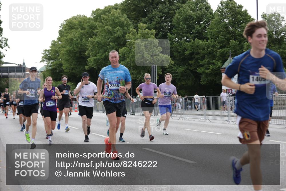 29.06.2025 - hella hamburg halbmarathon Jannik Wohlers http://msf.ph/oto/8246222 29.06.2025 10:30:32 Lombardsbrücke 1059, 1472, 2097, 2268, 2505, 3131, 3281, 4198, 6556, 6620, 6787, 7351, 8757, 9576, 9830, 10989, 11981, 12384, 14095, 14803, 15299, 15466, 15589, 17742, 17966, 19052 meine-sportfotos.de