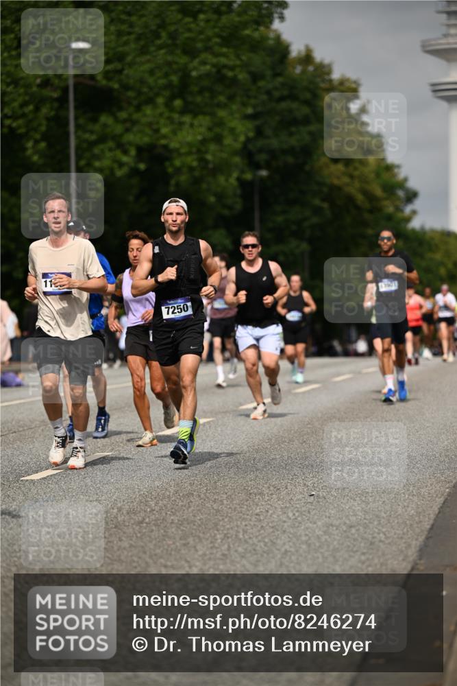 29.06.2025 - hella hamburg halbmarathon Dr. Thomas Lammeyer http://msf.ph/oto/8246274 29.06.2025 10:14:13 Kennedybrücke 1052, 1456, 1483, 1513, 1573, 4389, 7042, 7058, 7250, 7685, 8090, 8890, 9681, 9816, 9988, 11027, 11180 meine-sportfotos.de
