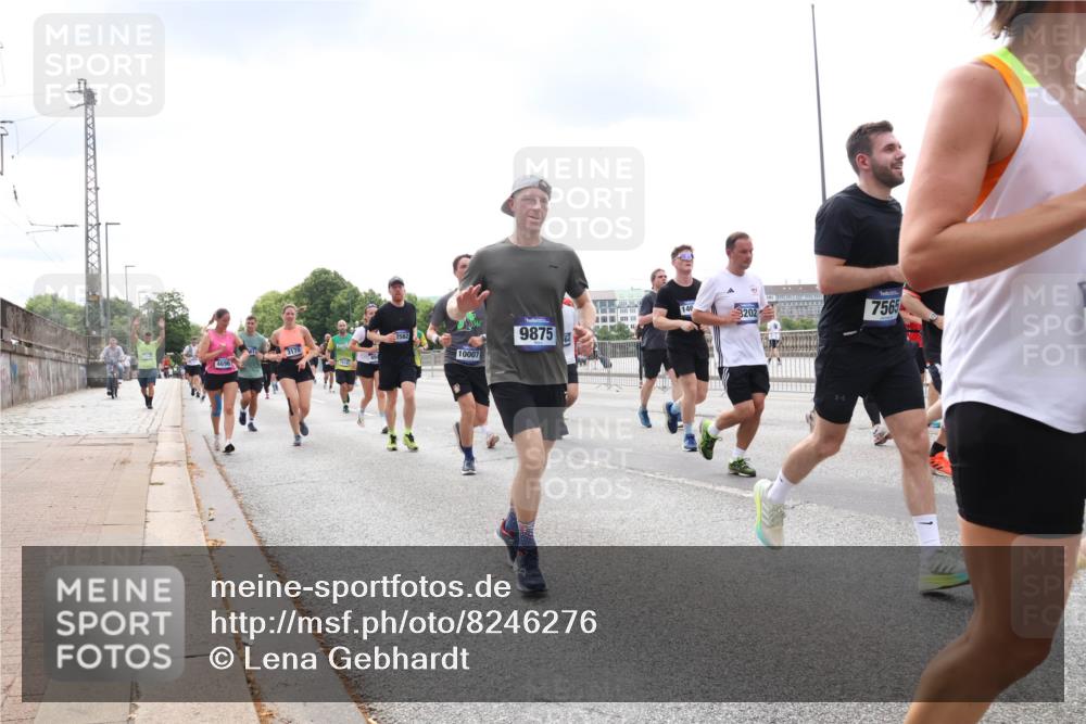 29.06.2025 - hella hamburg halbmarathon Lena Gebhardt http://msf.ph/oto/8246276 29.06.2025 10:34:00 Lombardsbrücke 1189, 1275, 1417, 1705, 1787, 1896, 2265, 2342, 2464, 2482, 2496, 2526, 2776, 2933, 3145, 3170, 3264, 3340, 3345, 3560, 3829, 3848, 4361, 4433, 4449, 4479, 4696, 4807, 4942, 5075, 5096, 5141, 5557, 5561, 5566, 5569, 5584, 5691, 5821, 5822, 5887, 6109, 6364, 6515, 6516, 6854, 6956, 6999, 7027, 7324, 7329, 7565, 7653, 8021, 8157, 8202, 8277, 8282, 8349, 8375, 8377, 8383, 8401, 9094, 9234, 9438, 9799, 9875, 9995, 10007, 10071, 10360, 10561, 11811 meine-sportfotos.de