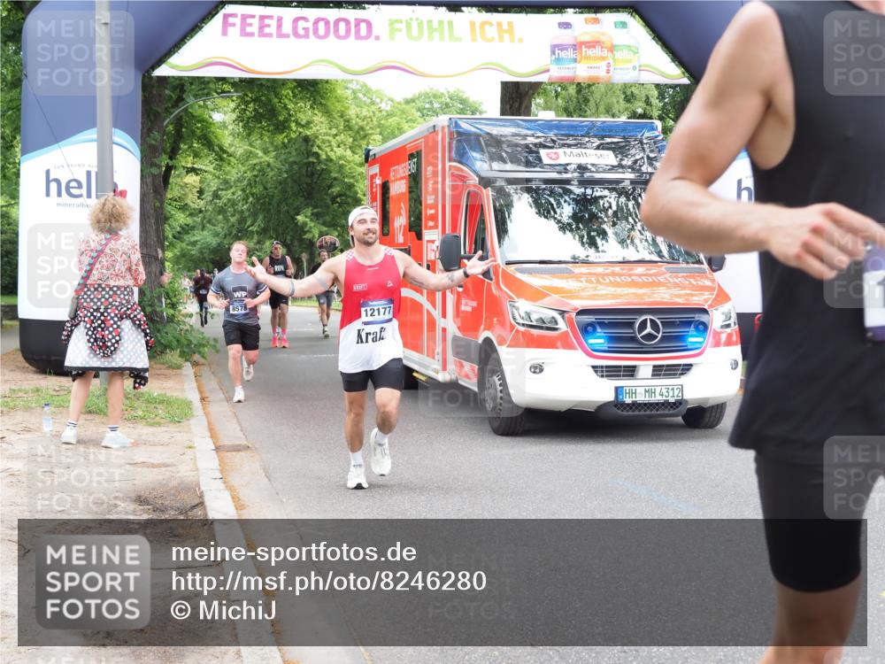 29.06.2025 - hella hamburg halbmarathon MichiJ http://msf.ph/oto/8246280 29.06.2025 10:51:05 Zwischen KM18-KM19 1733, 1851, 2463, 2698, 3572, 4120, 4985, 7333, 10824, 12177, 12843, 13939, 16395, 17112, 17730, 19241 meine-sportfotos.de
