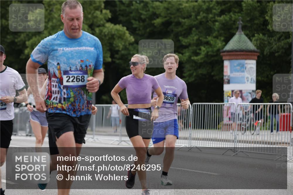 29.06.2025 - hella hamburg halbmarathon Jannik Wohlers http://msf.ph/oto/8246295 29.06.2025 10:30:33 Lombardsbrücke 1059, 1472, 1773, 2097, 2268, 2505, 3131, 4198, 6556, 6620, 6787, 7351, 8757, 9576, 9830, 10989, 11981, 12384, 12627, 14095, 14803, 15299, 15466, 15589, 17224, 17463, 17742, 17966, 19052, 19226 meine-sportfotos.de