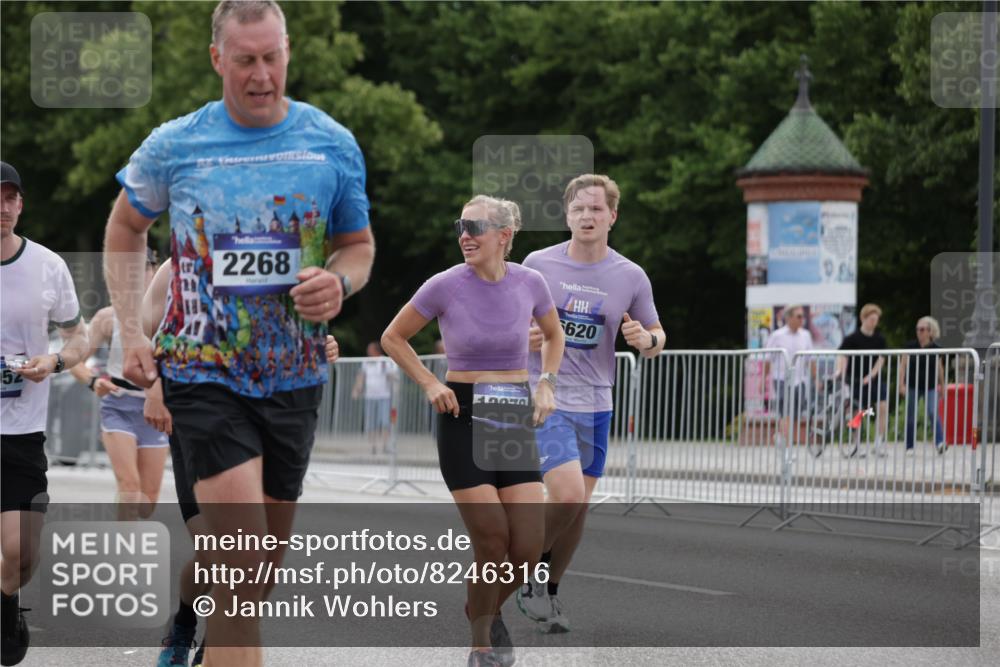 29.06.2025 - hella hamburg halbmarathon Jannik Wohlers http://msf.ph/oto/8246316 29.06.2025 10:30:33 Lombardsbrücke 1059, 1472, 1773, 2097, 2268, 2505, 3131, 4198, 6556, 6620, 6787, 7351, 8757, 9576, 9830, 10989, 11981, 12384, 12627, 14095, 14803, 15299, 15466, 15589, 17224, 17463, 17742, 17966, 19052, 19226 meine-sportfotos.de