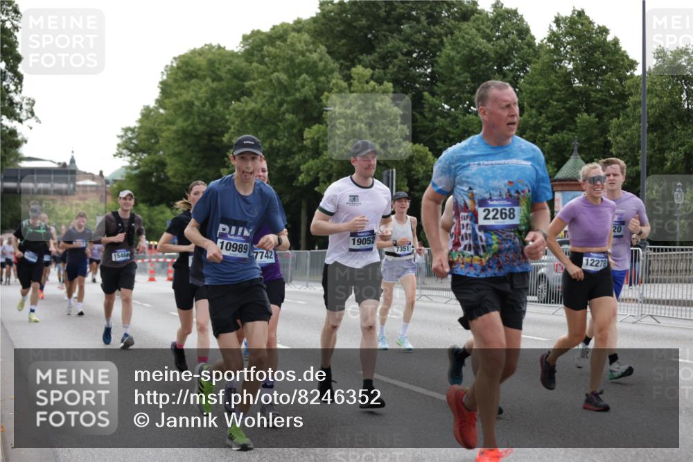 29.06.2025 - hella hamburg halbmarathon Jannik Wohlers http://msf.ph/oto/8246352 29.06.2025 10:30:34 Lombardsbrücke 1472, 1773, 2097, 2268, 2505, 3131, 6195, 6556, 6620, 6787, 7351, 8757, 9576, 10989, 11981, 12384, 12627, 14095, 14803, 15466, 15589, 17224, 17463, 17742, 17966, 19052, 19226 meine-sportfotos.de