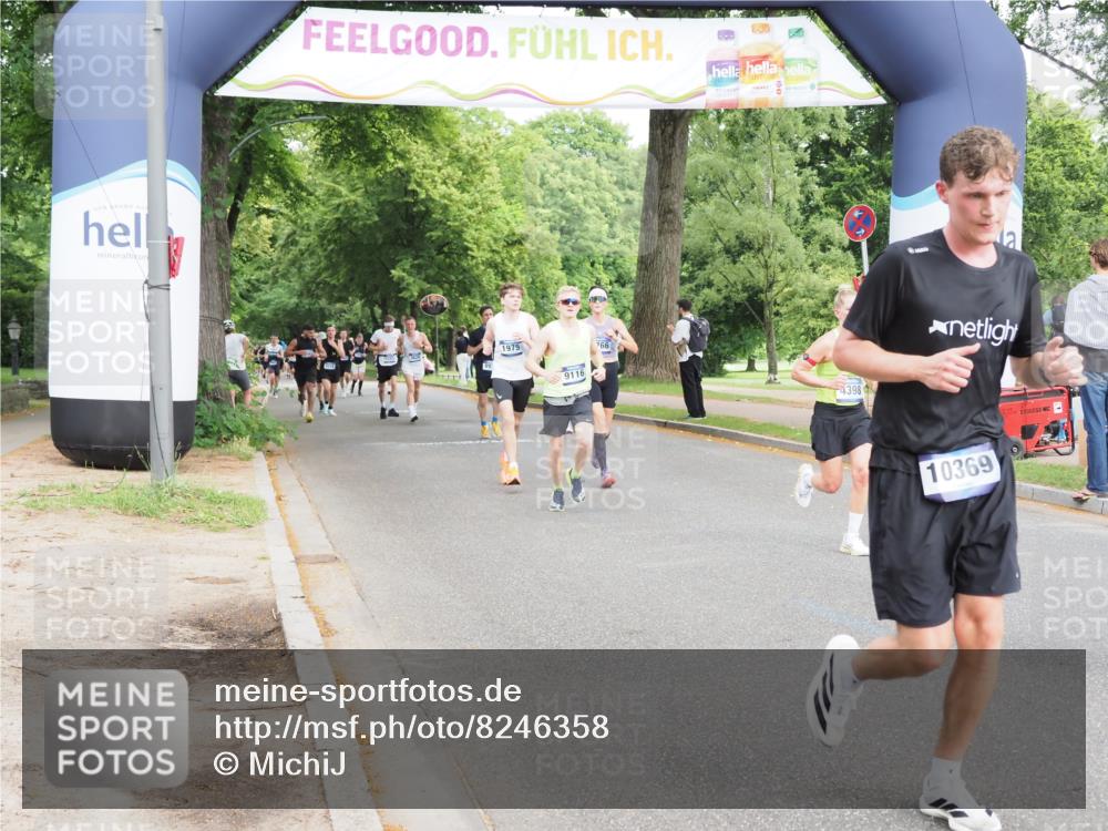 29.06.2025 - hella hamburg halbmarathon MichiJ http://msf.ph/oto/8246358 29.06.2025 10:28:24 Zwischen KM18-KM19 2044, 4398, 7109, 8925, 9116, 9294, 10369, 12088, 12335, 17425, 18154, 18803 meine-sportfotos.de