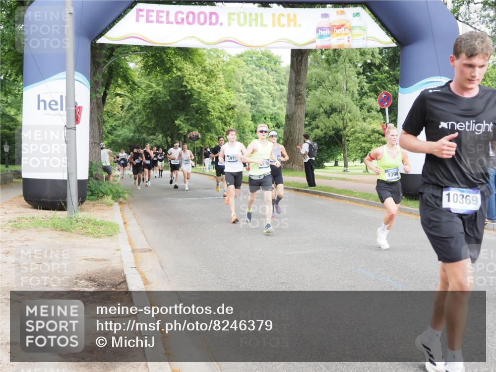 29.06.2025 - hella hamburg halbmarathon MichiJ http://msf.ph/oto/8246379 29.06.2025 10:28:25 Zwischen KM18-KM19 2044, 4398, 4766, 7109, 8925, 9116, 9294, 10369, 12088, 17425, 18154, 18803 meine-sportfotos.de