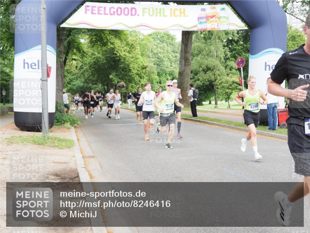 29.06.2025 - hella hamburg halbmarathon MichiJ http://msf.ph/oto/8246416 29.06.2025 10:28:25 Zwischen KM18-KM19 2044, 4398, 4766, 7109, 8925, 9116, 9294, 10369, 12088, 17425, 18154, 18803 meine-sportfotos.de