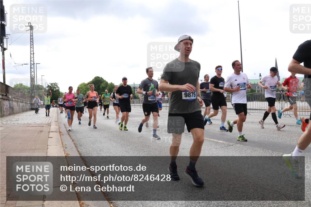 29.06.2025 - hella hamburg halbmarathon Lena Gebhardt http://msf.ph/oto/8246428 29.06.2025 10:34:00 Lombardsbrücke 1189, 1275, 1417, 1705, 1787, 1896, 2265, 2342, 2464, 2482, 2496, 2526, 2776, 2933, 3145, 3170, 3264, 3340, 3345, 3560, 3829, 3848, 4361, 4433, 4449, 4479, 4696, 4807, 4942, 5075, 5096, 5141, 5557, 5561, 5566, 5569, 5584, 5691, 5821, 5822, 5887, 6109, 6364, 6515, 6516, 6854, 6956, 6999, 7027, 7324, 7329, 7565, 7653, 8021, 8157, 8202, 8277, 8282, 8349, 8375, 8377, 8383, 8401, 9094, 9234, 9438, 9799, 9875, 9995, 10007, 10071, 10360, 10561, 11811 meine-sportfotos.de