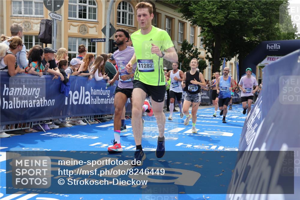 29.06.2025 - hella hamburg halbmarathon Strokosch-Dieckow http://msf.ph/oto/8246449 29.06.2025 10:38:47 Ziel 2296, 2719, 2980, 3783, 4148, 5248, 6684, 8450, 8958, 9264, 9540, 10218, 11055, 11281, 11282, 12772, 13755, 13800, 14093, 15257, 15372, 17722, 18188, 19004 meine-sportfotos.de