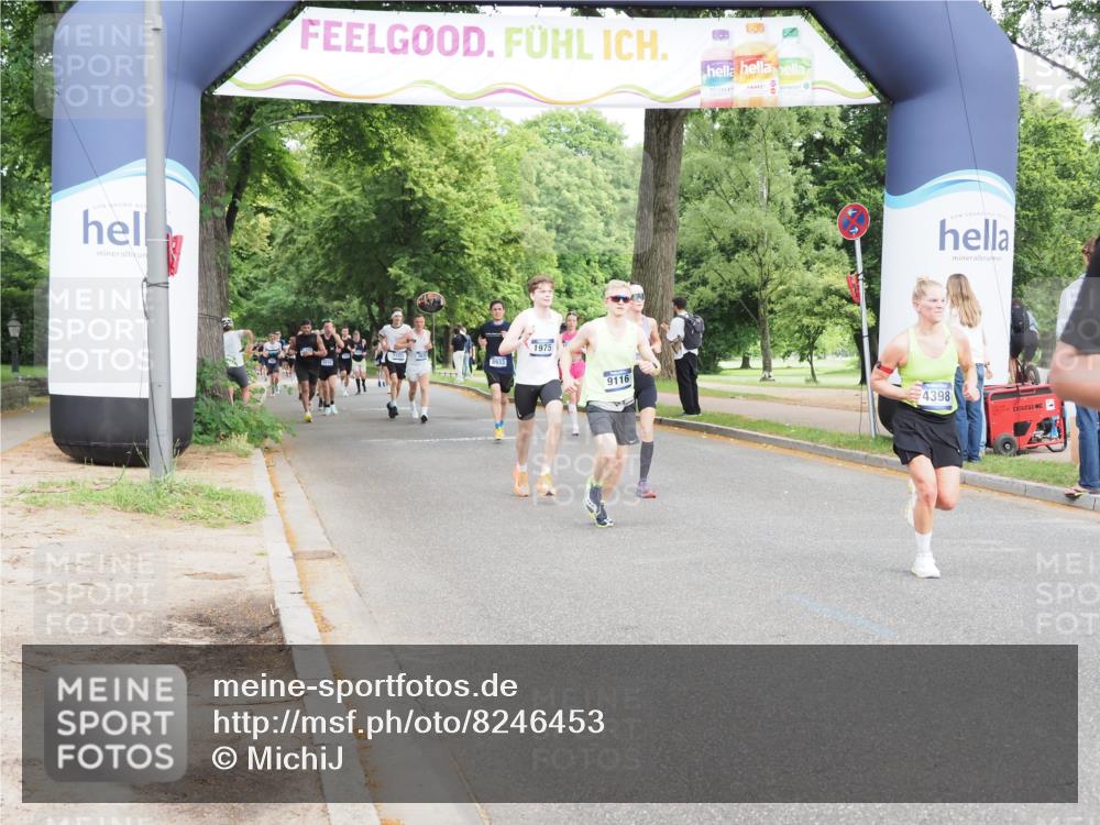 29.06.2025 - hella hamburg halbmarathon MichiJ http://msf.ph/oto/8246453 29.06.2025 10:28:25 Zwischen KM18-KM19 2044, 4398, 4766, 7109, 8925, 9116, 9294, 10369, 12088, 17425, 18154, 18803 meine-sportfotos.de
