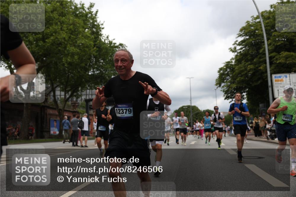 29.06.2025 - hella hamburg halbmarathon Yannick Fuchs http://msf.ph/oto/8246506 29.06.2025 10:47:44 20KM 1030, 1151, 1267, 1502, 1727, 1870, 2058, 2070, 2354, 2518, 2630, 3096, 3819, 5020, 5259, 5638, 5866, 6294, 6481, 6511, 6512, 6629, 6762, 6877, 6942, 7274, 7395, 7918, 8285, 8335, 8447, 9142, 9791, 9922, 10891, 11068, 11844, 12321, 12379, 12607, 12632, 12909, 13032, 13033, 13397, 13794, 13865, 13912, 13997, 14702, 15146, 15441, 15502, 15838, 15856, 15946, 16477, 16780, 17348, 17482, 18134, 18143, 18418, 18487, 18514, 18612 meine-sportfotos.de