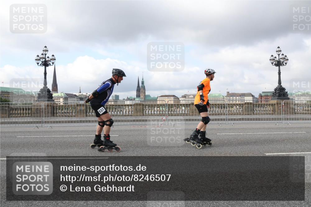 29.06.2025 - hella hamburg halbmarathon Lena Gebhardt http://msf.ph/oto/8246507 29.06.2025 09:02:38 Lombardsbrücke  meine-sportfotos.de