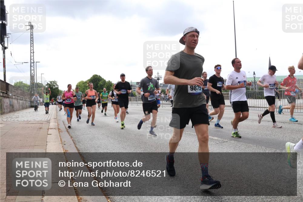 29.06.2025 - hella hamburg halbmarathon Lena Gebhardt http://msf.ph/oto/8246521 29.06.2025 10:34:00 Lombardsbrücke 1189, 1275, 1417, 1705, 1787, 1896, 2265, 2342, 2464, 2482, 2496, 2526, 2776, 2933, 3145, 3170, 3264, 3340, 3345, 3560, 3829, 3848, 4361, 4433, 4449, 4479, 4696, 4807, 4942, 5075, 5096, 5141, 5557, 5561, 5566, 5569, 5584, 5691, 5821, 5822, 5887, 6109, 6364, 6515, 6516, 6854, 6956, 6999, 7027, 7324, 7329, 7565, 7653, 8021, 8157, 8202, 8277, 8282, 8349, 8375, 8377, 8383, 8401, 9094, 9234, 9438, 9799, 9875, 9995, 10007, 10071, 10360, 10561, 11811 meine-sportfotos.de