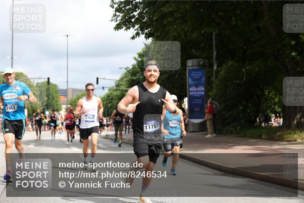 29.06.2025 - hella hamburg halbmarathon Yannick Fuchs http://msf.ph/oto/8246534 29.06.2025 10:35:14 20KM 1677, 1882, 1912, 2324, 2568, 2714, 2949, 3332, 4843, 4889, 5007, 5014, 5026, 5050, 5410, 5745, 5916, 6080, 6429, 7080, 7284, 8074, 8370, 8465, 8629, 8966, 9979, 10369, 10934, 10968, 10978, 11767, 11959, 12365, 13029, 13158, 13667, 14092, 14820, 15164, 15493, 15542, 15689, 16201, 16249, 16347, 16599, 17214, 17620, 17724, 17971, 18173, 18192, 18399 meine-sportfotos.de