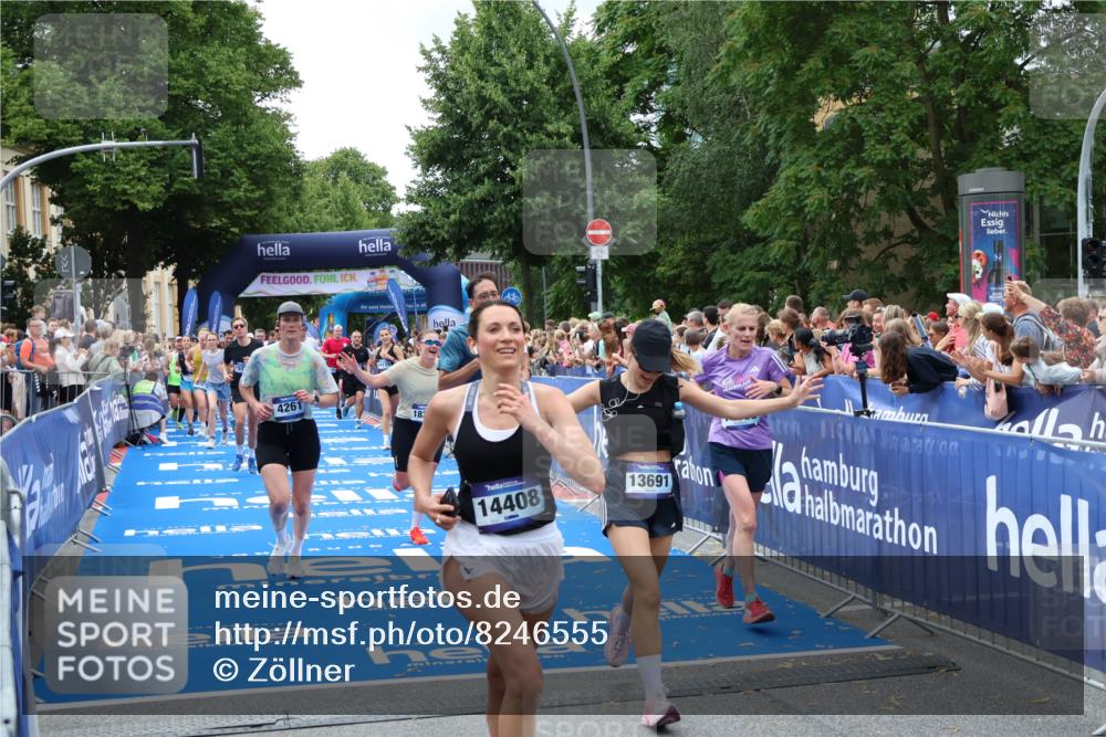 29.06.2025 - hella hamburg halbmarathon Zöllner http://msf.ph/oto/8246555 29.06.2025 10:57:13 Ziel 1387, 1877, 4167, 4261, 4940, 9884, 11612, 13691, 13750, 14139, 14408, 14588, 15110, 15664, 15726, 17617, 17660, 17993, 18208, 19184 meine-sportfotos.de