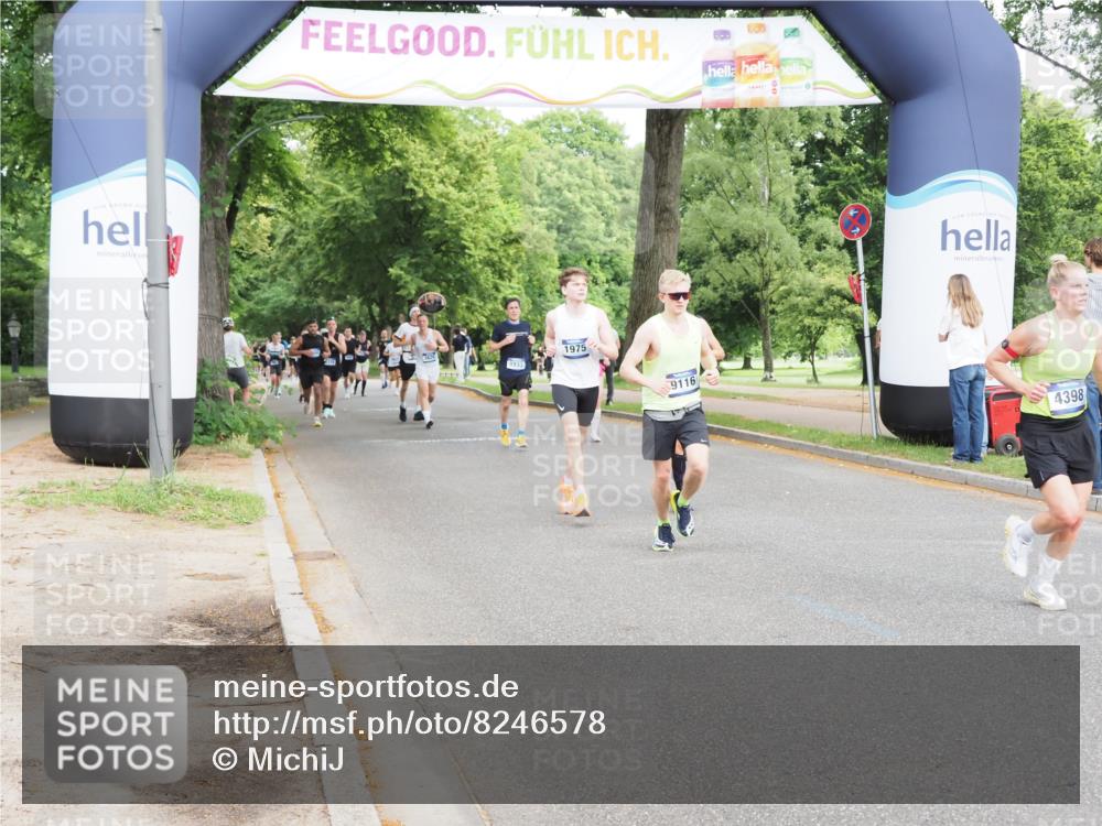 29.06.2025 - hella hamburg halbmarathon MichiJ http://msf.ph/oto/8246578 29.06.2025 10:28:25 Zwischen KM18-KM19 2044, 4398, 4766, 7109, 8925, 9116, 9294, 10369, 12088, 17425, 18154, 18803 meine-sportfotos.de