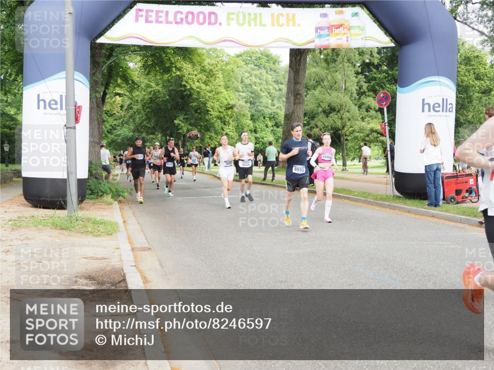 29.06.2025 - hella hamburg halbmarathon MichiJ http://msf.ph/oto/8246597 29.06.2025 10:28:27 Zwischen KM18-KM19 1975, 2044, 4398, 4766, 8925, 8933, 9116, 9294, 10369, 10968, 12088 meine-sportfotos.de