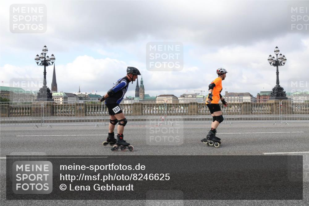 29.06.2025 - hella hamburg halbmarathon Lena Gebhardt http://msf.ph/oto/8246625 29.06.2025 09:02:38 Lombardsbrücke  meine-sportfotos.de