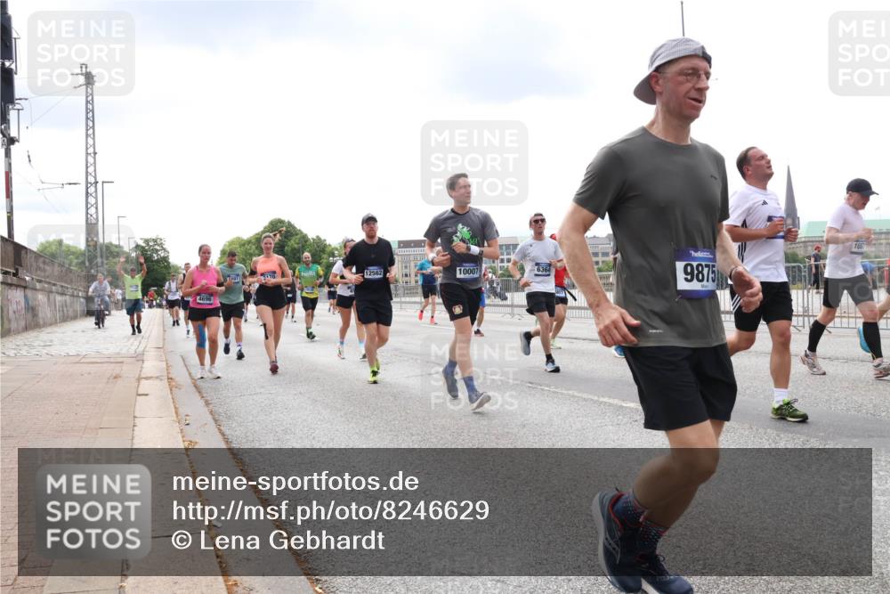 29.06.2025 - hella hamburg halbmarathon Lena Gebhardt http://msf.ph/oto/8246629 29.06.2025 10:34:01 Lombardsbrücke 1189, 1275, 1417, 1705, 1787, 1896, 2265, 2342, 2464, 2482, 2496, 2526, 2776, 2933, 3145, 3170, 3264, 3340, 3345, 3560, 3829, 3848, 4361, 4433, 4449, 4479, 4696, 4807, 4824, 4826, 4942, 5075, 5096, 5141, 5557, 5561, 5566, 5569, 5584, 5691, 5821, 5822, 5887, 6109, 6364, 6515, 6516, 6854, 6956, 6999, 7027, 7324, 7329, 7565, 7653, 8021, 8157, 8202, 8277, 8282, 8349, 8375, 8377, 8383, 8401, 9094, 9234, 9438, 9799, 9875, 9995, 10007, 10071, 10360, 10561, 11811 meine-sportfotos.de