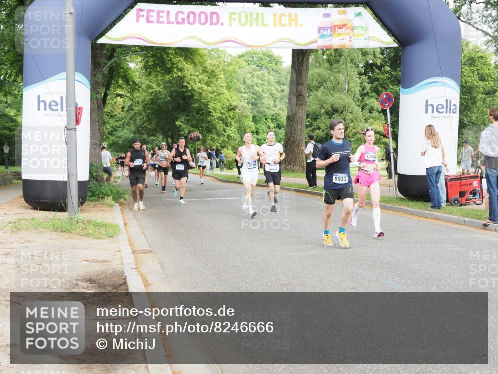 29.06.2025 - hella hamburg halbmarathon MichiJ http://msf.ph/oto/8246666 29.06.2025 10:28:28 Zwischen KM18-KM19 1975, 3626, 4398, 4766, 8933, 9116, 9294, 10369, 10968, 12088, 12372 meine-sportfotos.de