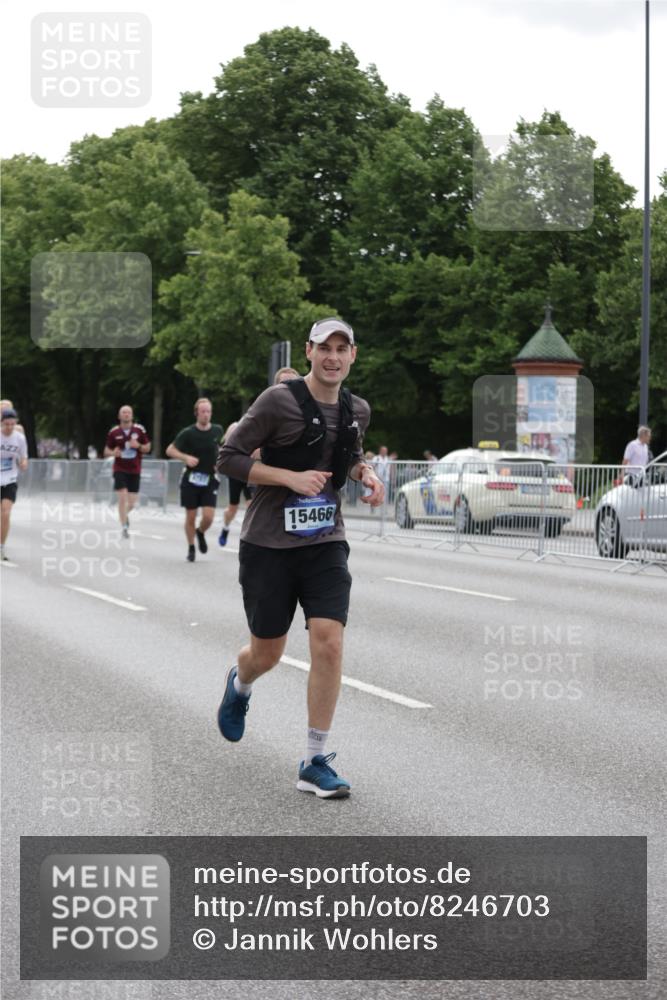29.06.2025 - hella hamburg halbmarathon Jannik Wohlers http://msf.ph/oto/8246703 29.06.2025 10:30:37 Lombardsbrücke 1472, 1773, 2097, 2268, 2505, 3131, 4561, 6195, 6620, 6787, 7351, 8757, 9576, 10989, 11981, 11988, 12384, 12627, 14095, 14803, 15466, 15589, 17224, 17463, 17509, 17742, 17966, 19052, 19226 meine-sportfotos.de
