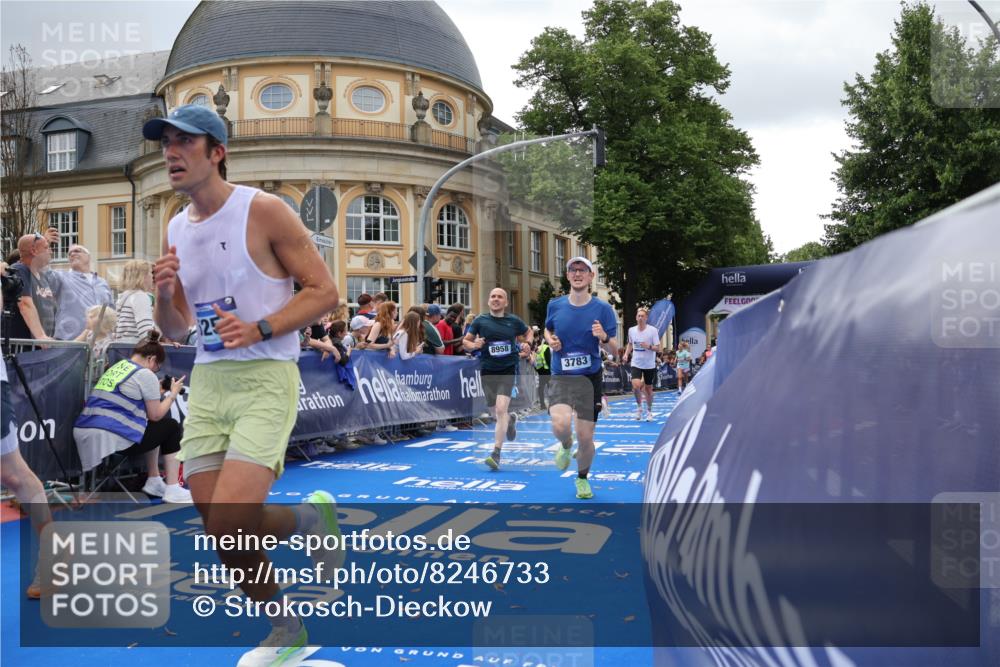 29.06.2025 - hella hamburg halbmarathon Strokosch-Dieckow http://msf.ph/oto/8246733 29.06.2025 10:38:56 Ziel 1164, 1803, 2262, 2980, 3136, 3783, 4359, 6682, 8958, 11447, 13137, 15257, 15561, 15873, 17722, 18734, 19151 meine-sportfotos.de
