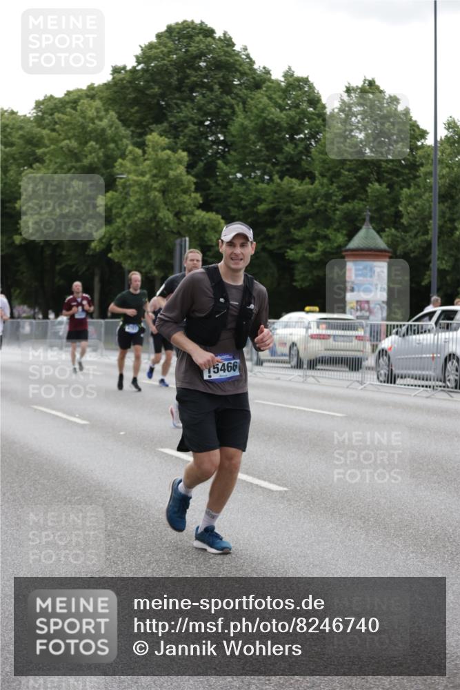 29.06.2025 - hella hamburg halbmarathon Jannik Wohlers http://msf.ph/oto/8246740 29.06.2025 10:30:37 Lombardsbrücke 1472, 1773, 2097, 2268, 2505, 3131, 4561, 6195, 6620, 6787, 7351, 8757, 9576, 10989, 11981, 11988, 12384, 12627, 14095, 14803, 15466, 15589, 17224, 17463, 17509, 17742, 17966, 19052, 19226 meine-sportfotos.de