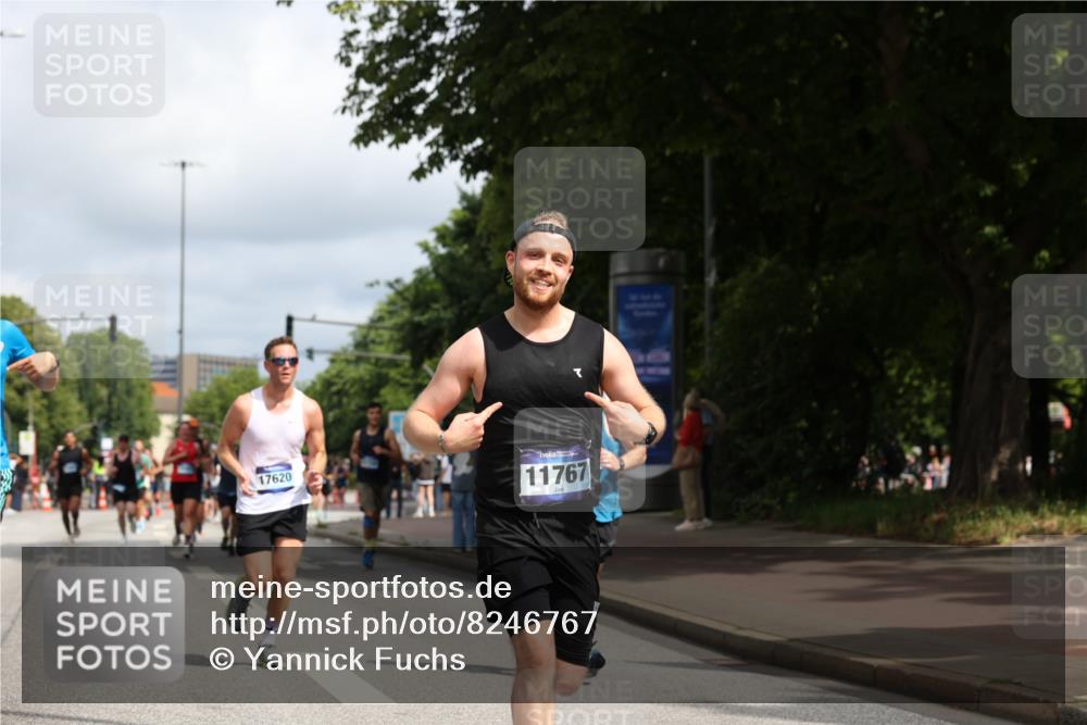 29.06.2025 - hella hamburg halbmarathon Yannick Fuchs http://msf.ph/oto/8246767 29.06.2025 10:35:14 20KM 1677, 1882, 1912, 2324, 2568, 2714, 2949, 3332, 4843, 4889, 5007, 5014, 5026, 5050, 5410, 5745, 5916, 6080, 6429, 7080, 7284, 8074, 8370, 8465, 8629, 8966, 9979, 10369, 10934, 10968, 10978, 11767, 11959, 12365, 13029, 13158, 13667, 14092, 14820, 15164, 15493, 15542, 15689, 16201, 16249, 16347, 16599, 17214, 17620, 17724, 17971, 18173, 18192, 18399 meine-sportfotos.de