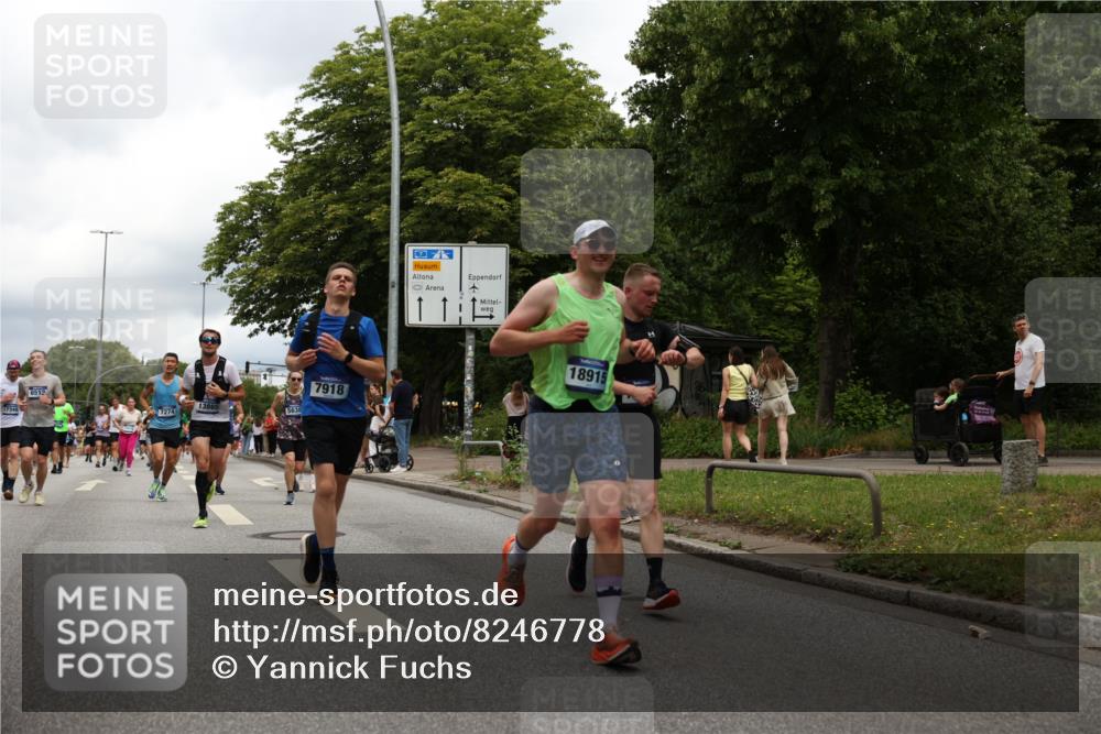 29.06.2025 - hella hamburg halbmarathon Yannick Fuchs http://msf.ph/oto/8246778 29.06.2025 10:47:45 20KM 1030, 1151, 1267, 1422, 1502, 1727, 1870, 2058, 2070, 2354, 2518, 2630, 3096, 3819, 5020, 5259, 5638, 5866, 6294, 6481, 6511, 6512, 6629, 6762, 6877, 6942, 7274, 7395, 7918, 8285, 8335, 8447, 9380, 9791, 9922, 10891, 11068, 11844, 12321, 12379, 12607, 12632, 12909, 13032, 13033, 13397, 13794, 13865, 13912, 13997, 14702, 15146, 15441, 15502, 15838, 15856, 15946, 16477, 16780, 17348, 17482, 18134, 18143, 18418, 18487, 18514, 18612 meine-sportfotos.de
