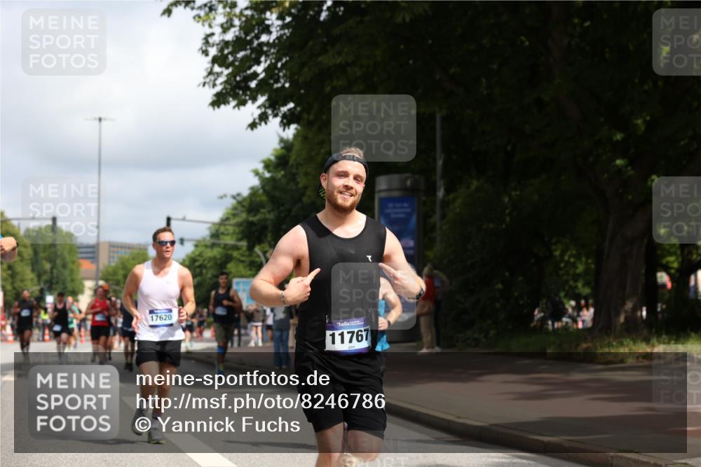 29.06.2025 - hella hamburg halbmarathon Yannick Fuchs http://msf.ph/oto/8246786 29.06.2025 10:35:14 20KM 1677, 1882, 1912, 2324, 2568, 2714, 2949, 3332, 4843, 4889, 5007, 5014, 5026, 5050, 5410, 5745, 5916, 6080, 6429, 7080, 7284, 8074, 8370, 8465, 8629, 8966, 9979, 10369, 10934, 10968, 10978, 11767, 11959, 12365, 13029, 13158, 13667, 14092, 14820, 15164, 15493, 15542, 15689, 16201, 16249, 16347, 16599, 17214, 17620, 17724, 17971, 18173, 18192, 18399 meine-sportfotos.de