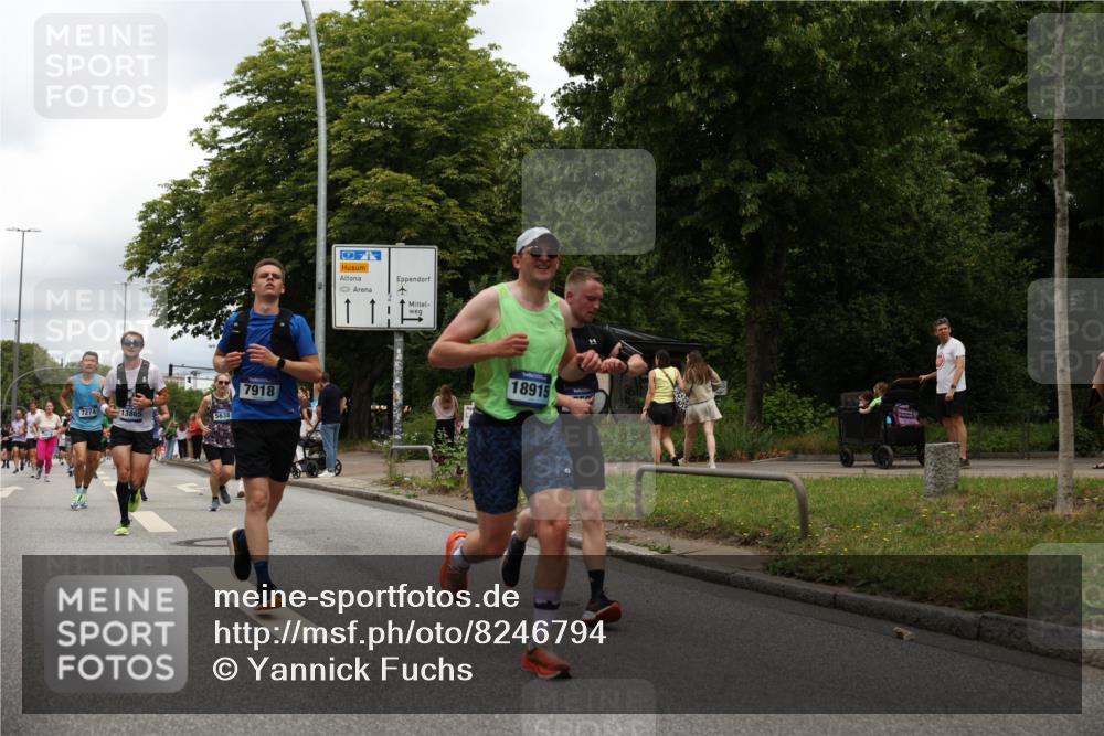 29.06.2025 - hella hamburg halbmarathon Yannick Fuchs http://msf.ph/oto/8246794 29.06.2025 10:47:45 20KM 1030, 1151, 1267, 1422, 1502, 1727, 1870, 2058, 2070, 2354, 2518, 2630, 3096, 3819, 5020, 5259, 5638, 5866, 6294, 6481, 6511, 6512, 6629, 6762, 6877, 6942, 7274, 7395, 7918, 8285, 8335, 8447, 9380, 9791, 9922, 10891, 11068, 11844, 12321, 12379, 12607, 12632, 12909, 13032, 13033, 13397, 13794, 13865, 13912, 13997, 14702, 15146, 15441, 15502, 15838, 15856, 15946, 16477, 16780, 17348, 17482, 18134, 18143, 18418, 18487, 18514, 18612 meine-sportfotos.de