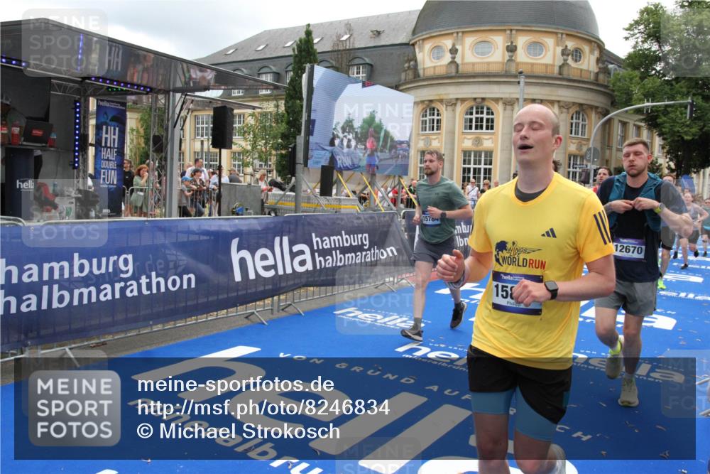 29.06.2025 - hella hamburg halbmarathon Michael Strokosch http://msf.ph/oto/8246834 29.06.2025 10:49:30 Ziel 1342, 1476, 2878, 8437, 8689, 8813, 11339, 11779, 12094, 12670, 13269, 14838, 15784, 15894, 15966, 16891, 18476, 18887, 18960 meine-sportfotos.de