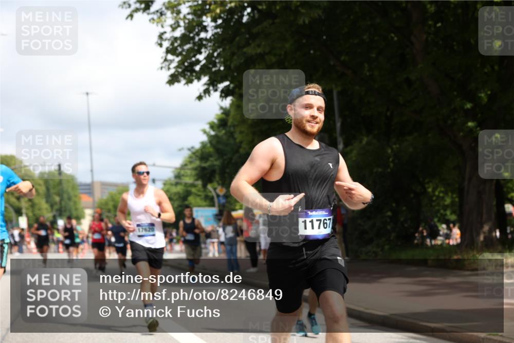 29.06.2025 - hella hamburg halbmarathon Yannick Fuchs http://msf.ph/oto/8246849 29.06.2025 10:35:14 20KM 1677, 1882, 1912, 2324, 2568, 2714, 2949, 3332, 4843, 4889, 5007, 5014, 5026, 5050, 5410, 5745, 5916, 6080, 6429, 7080, 7284, 8074, 8370, 8465, 8629, 8966, 9979, 10369, 10934, 10968, 10978, 11767, 11959, 12365, 13029, 13158, 13667, 14092, 14820, 15164, 15493, 15542, 15689, 16201, 16249, 16347, 16599, 17214, 17620, 17724, 17971, 18173, 18192, 18399 meine-sportfotos.de