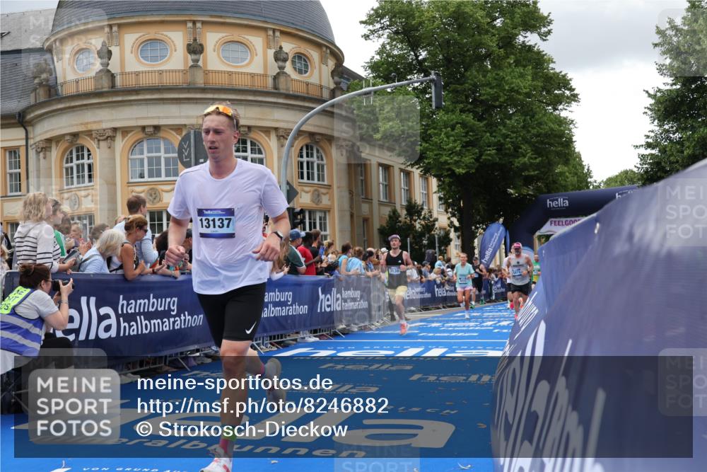 29.06.2025 - hella hamburg halbmarathon Strokosch-Dieckow http://msf.ph/oto/8246882 29.06.2025 10:38:58 Ziel 1164, 1803, 2262, 2980, 3136, 3783, 4359, 6682, 6686, 6687, 8958, 11447, 11619, 13137, 15257, 15561, 15873, 16820, 17722, 18734, 19151 meine-sportfotos.de