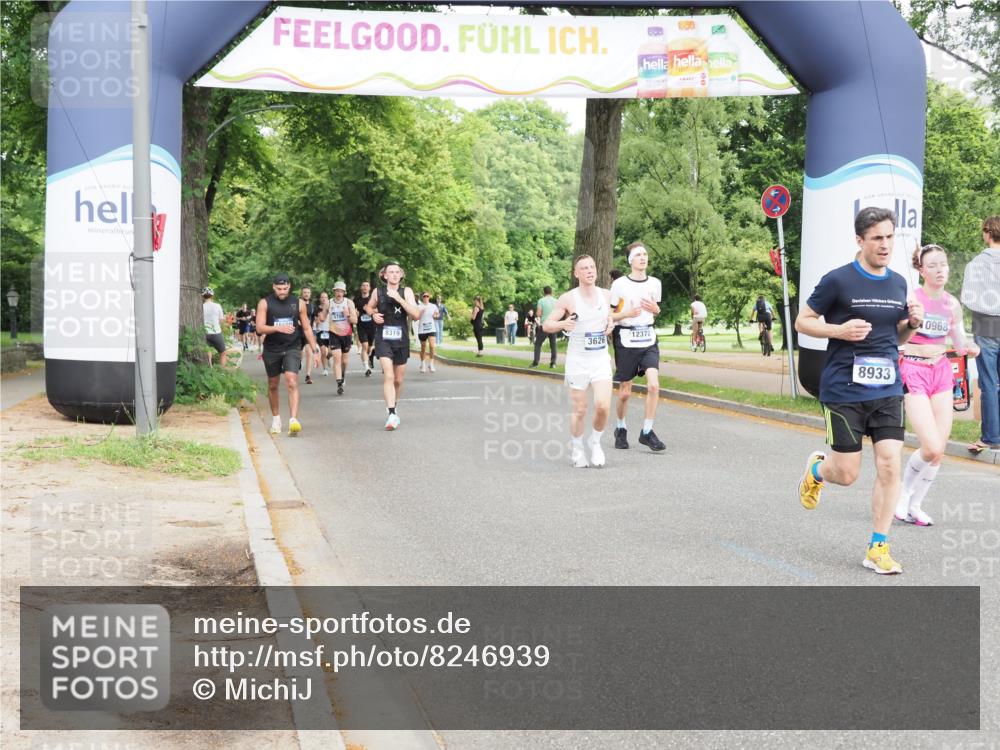 29.06.2025 - hella hamburg halbmarathon MichiJ http://msf.ph/oto/8246939 29.06.2025 10:28:29 Zwischen KM18-KM19 1975, 3626, 4398, 4766, 8319, 8933, 9116, 9294, 10369, 10968, 12372 meine-sportfotos.de