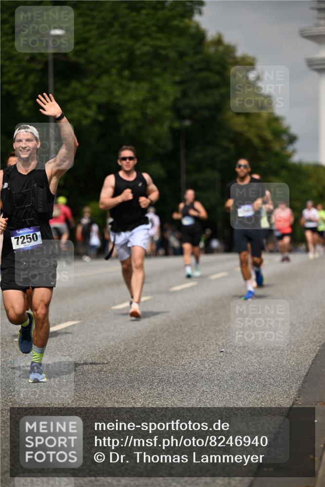 29.06.2025 - hella hamburg halbmarathon Dr. Thomas Lammeyer http://msf.ph/oto/8246940 29.06.2025 10:14:15 Kennedybrücke 1052, 1186, 1456, 1483, 1513, 1573, 4389, 7042, 7058, 7250, 7685, 8090, 8685, 8890, 9681, 9816, 9988, 11027, 11180 meine-sportfotos.de