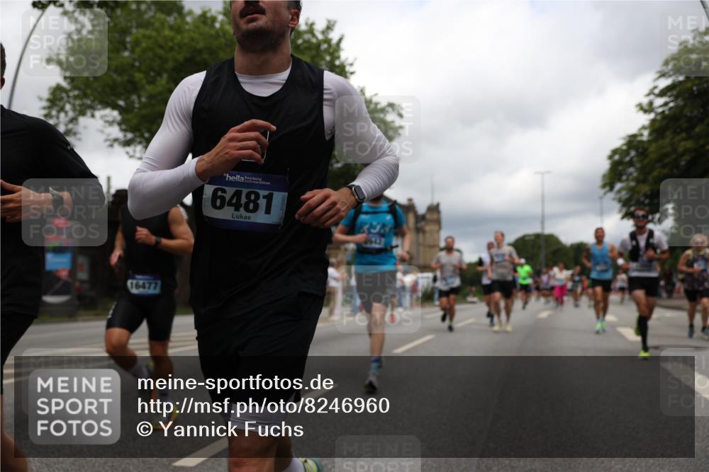 29.06.2025 - hella hamburg halbmarathon Yannick Fuchs http://msf.ph/oto/8246960 29.06.2025 10:47:45 20KM 1030, 1151, 1267, 1422, 1502, 1727, 1870, 2058, 2070, 2354, 2518, 2630, 3096, 3819, 5020, 5259, 5638, 5866, 6294, 6481, 6511, 6512, 6629, 6762, 6877, 6942, 7274, 7395, 7918, 8285, 8335, 8447, 9380, 9791, 9922, 10891, 11068, 11844, 12321, 12379, 12607, 12632, 12909, 13032, 13033, 13397, 13794, 13865, 13912, 13997, 14702, 15146, 15441, 15502, 15838, 15856, 15946, 16477, 16780, 17348, 17482, 18134, 18143, 18418, 18487, 18514, 18612 meine-sportfotos.de