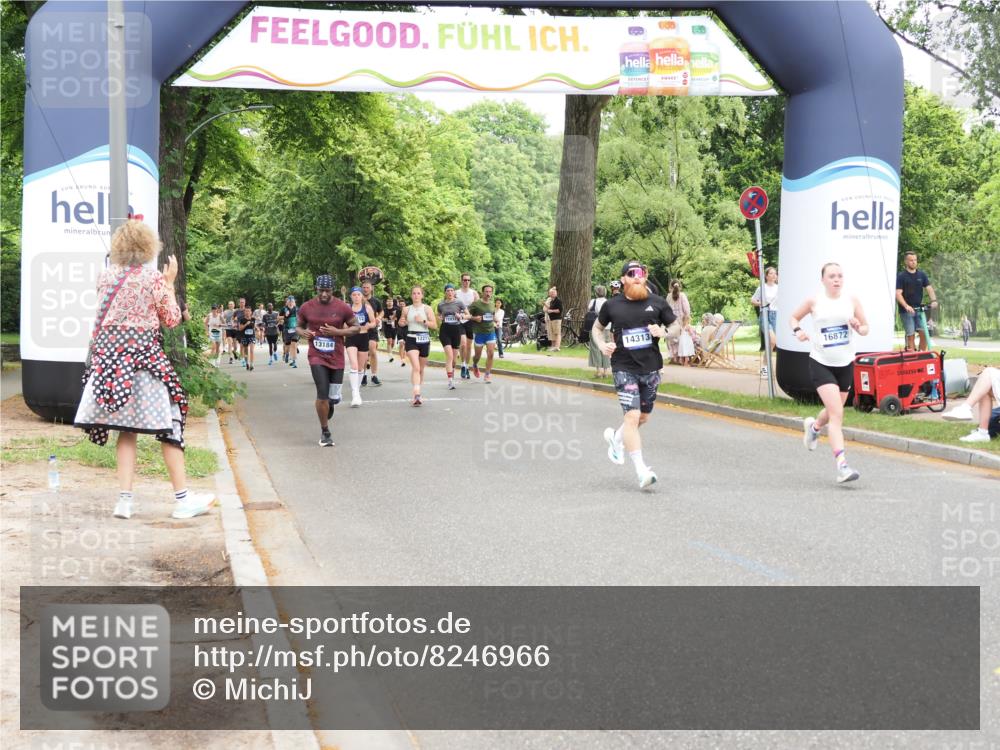 29.06.2025 - hella hamburg halbmarathon MichiJ http://msf.ph/oto/8246966 29.06.2025 10:51:14 Zwischen KM18-KM19 5354, 5365, 8578, 9680, 10694, 13184, 14313, 16639, 16872, 18520 meine-sportfotos.de