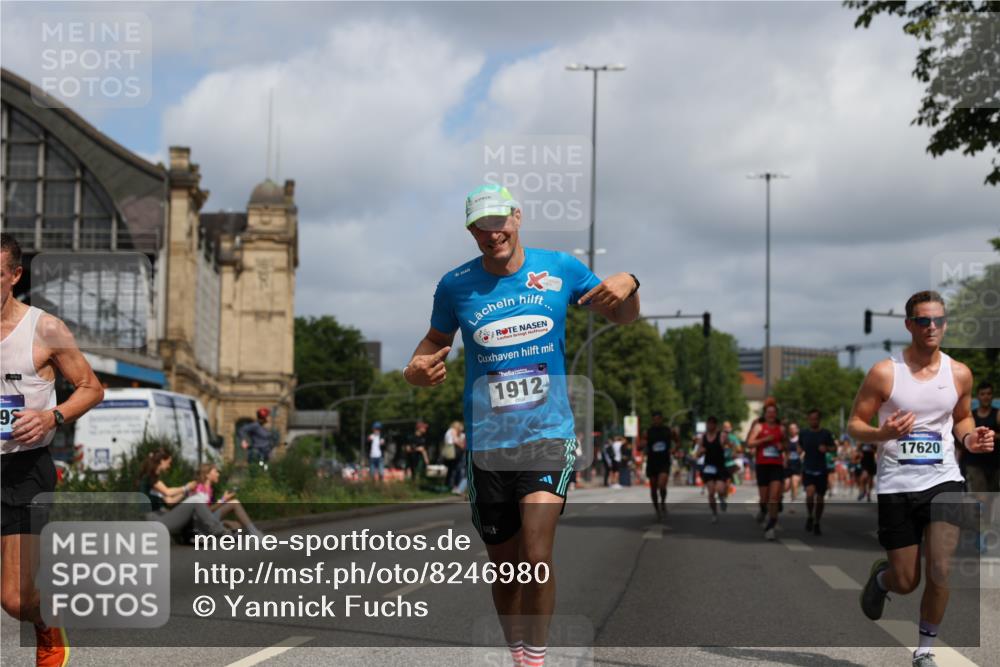29.06.2025 - hella hamburg halbmarathon Yannick Fuchs http://msf.ph/oto/8246980 29.06.2025 10:35:15 20KM 1677, 1882, 1912, 2324, 2568, 2949, 3332, 4843, 4889, 5007, 5014, 5026, 5050, 5410, 5745, 5916, 6080, 6429, 7080, 7284, 8074, 8370, 8465, 8629, 8966, 9979, 10369, 10934, 10968, 10978, 11767, 11959, 12365, 13029, 13158, 13667, 14092, 14820, 15164, 15493, 15542, 15689, 16201, 16249, 16347, 16599, 17214, 17620, 17724, 17971, 18173, 18192, 18399 meine-sportfotos.de