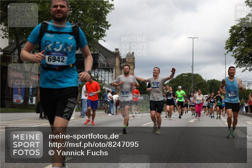 29.06.2025 - hella hamburg halbmarathon Yannick Fuchs http://msf.ph/oto/8247095 29.06.2025 10:47:46 20KM 1030, 1151, 1267, 1422, 1502, 1727, 1870, 2058, 2070, 2354, 2518, 2630, 3096, 3819, 5020, 5259, 5638, 5866, 6294, 6374, 6481, 6511, 6512, 6629, 6762, 6942, 7274, 7395, 7918, 8285, 8335, 8394, 8447, 9380, 9791, 9922, 10891, 11068, 11430, 11844, 12321, 12379, 12607, 12632, 12909, 13032, 13033, 13397, 13794, 13865, 13912, 13997, 14702, 15146, 15441, 15502, 15838, 15856, 15946, 16477, 16780, 17348, 17482, 18143, 18308, 18418, 18487, 18514, 18612 meine-sportfotos.de