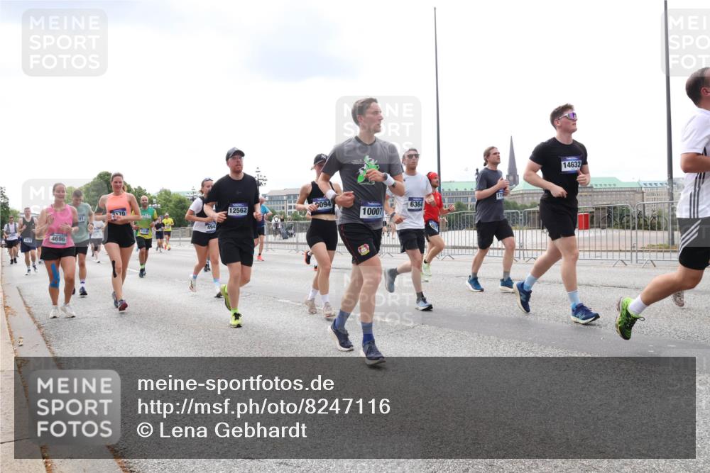 29.06.2025 - hella hamburg halbmarathon Lena Gebhardt http://msf.ph/oto/8247116 29.06.2025 10:34:01 Lombardsbrücke 1189, 1275, 1417, 1705, 1787, 1896, 2265, 2342, 2464, 2482, 2496, 2526, 2776, 2933, 3145, 3170, 3264, 3340, 3345, 3560, 3829, 3848, 4361, 4433, 4449, 4479, 4696, 4807, 4824, 4826, 4942, 5075, 5096, 5141, 5557, 5561, 5566, 5569, 5584, 5691, 5821, 5822, 5887, 6109, 6364, 6515, 6516, 6854, 6956, 6999, 7027, 7324, 7329, 7565, 7653, 8021, 8157, 8202, 8277, 8282, 8349, 8375, 8377, 8383, 8401, 9094, 9234, 9438, 9799, 9875, 9995, 10007, 10071, 10360, 10561, 11811 meine-sportfotos.de