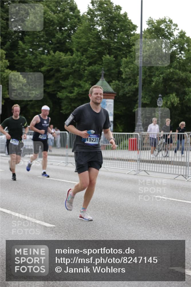 29.06.2025 - hella hamburg halbmarathon Jannik Wohlers http://msf.ph/oto/8247145 29.06.2025 10:30:38 Lombardsbrücke 1773, 2097, 2268, 3131, 4561, 6195, 6620, 6787, 7351, 8757, 9576, 10989, 11981, 11988, 12384, 12627, 14095, 14803, 15466, 15589, 17224, 17463, 17509, 17742, 17966, 19052, 19226 meine-sportfotos.de