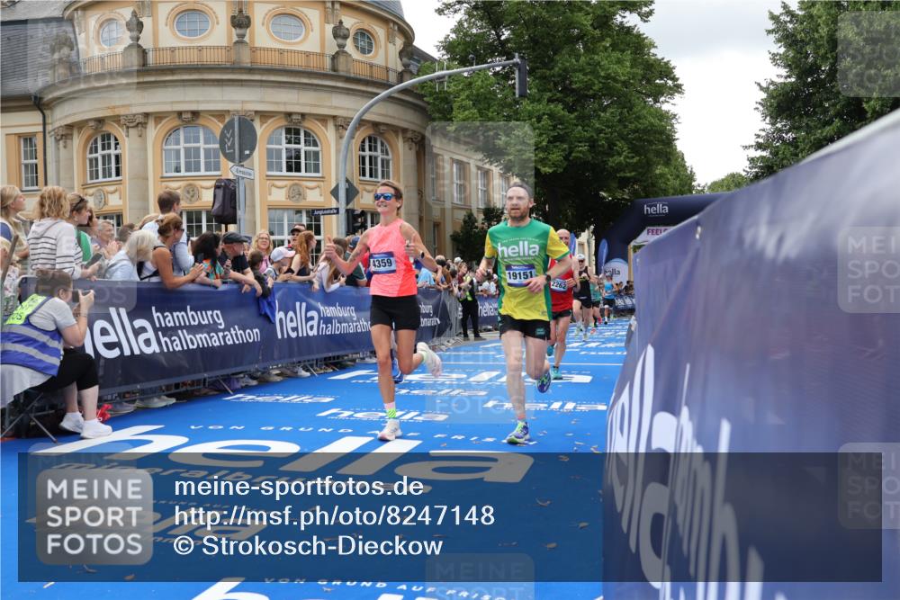 29.06.2025 - hella hamburg halbmarathon Strokosch-Dieckow http://msf.ph/oto/8247148 29.06.2025 10:39:03 Ziel 1164, 1445, 1803, 2262, 3136, 4359, 4759, 6682, 6686, 6687, 11447, 11619, 12137, 15556, 15561, 15873, 16656, 16820, 18149, 18547, 18734, 19151 meine-sportfotos.de