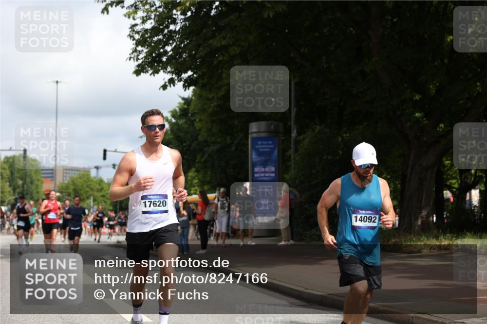 29.06.2025 - hella hamburg halbmarathon Yannick Fuchs http://msf.ph/oto/8247166 29.06.2025 10:35:15 20KM 1677, 1882, 1912, 2324, 2568, 2949, 3332, 4843, 4889, 5007, 5014, 5026, 5050, 5410, 5745, 5916, 6080, 6429, 7080, 7284, 8074, 8370, 8465, 8629, 8966, 9979, 10369, 10934, 10968, 10978, 11767, 11959, 12365, 13029, 13158, 13667, 14092, 14820, 15164, 15493, 15542, 15689, 16201, 16249, 16347, 16599, 17214, 17620, 17724, 17971, 18173, 18192, 18399 meine-sportfotos.de