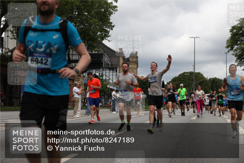 29.06.2025 - hella hamburg halbmarathon Yannick Fuchs http://msf.ph/oto/8247189 29.06.2025 10:47:46 20KM 1030, 1151, 1267, 1422, 1502, 1727, 1870, 2058, 2070, 2354, 2518, 2630, 3096, 3819, 5020, 5259, 5638, 5866, 6294, 6374, 6481, 6511, 6512, 6629, 6762, 6942, 7274, 7395, 7918, 8285, 8335, 8394, 8447, 9380, 9791, 9922, 10891, 11068, 11430, 11844, 12321, 12379, 12607, 12632, 12909, 13032, 13033, 13397, 13794, 13865, 13912, 13997, 14702, 15146, 15441, 15502, 15838, 15856, 15946, 16477, 16780, 17348, 17482, 18143, 18308, 18418, 18487, 18514, 18612 meine-sportfotos.de
